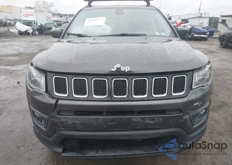 2018 Jeep Compass Latitude 4X4 из США, поврежденный, VIN 3C4NJDBB4JT455530